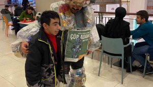 Çöp adam sokaklarda