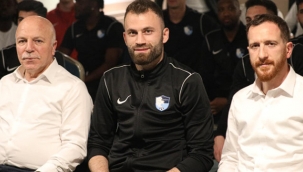 Sekmen, kampta takımı ziyaret etti