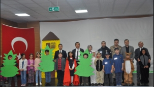 Tortum'da öğrencilerden "Kırmızı Başlıklı Kız"