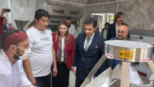 Depremzedeler için günlük 50 bin ekmek üretiyorlar