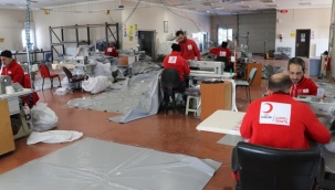 Kızılay'ın AFAD İçin Çadır Üretimi Sürüyor