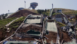 O firma şimdi Maraş'ta enkaz kaldırıyor