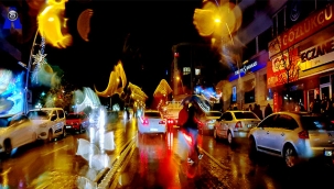 Yağmurla geldi yağmurla gitti