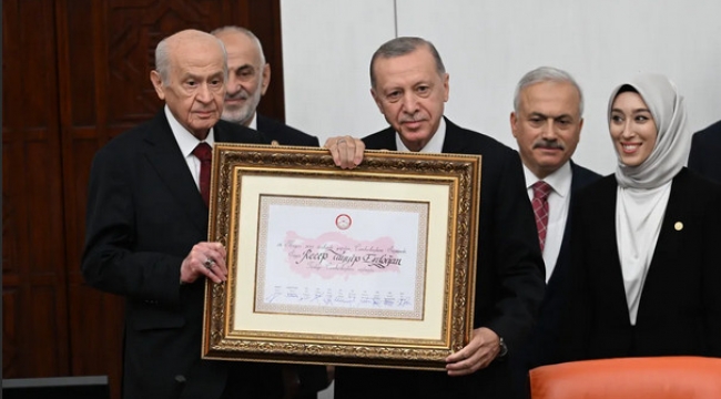 Erdoğan, mazbatasını aldı ve yemin etti