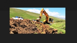 ESKİ 6 kilometreden köye su getirdi