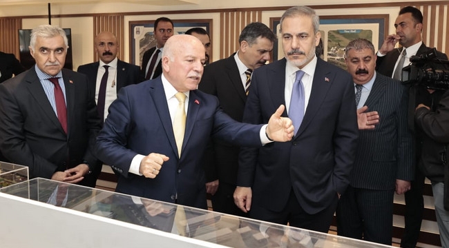 Dışişleri Bakanı Hakan Fidan, Erzurum Büyükşehir Belediyesi'nde