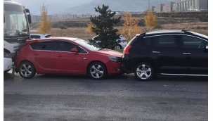 Erzurum'da zincirleme kaza; 23 yaralı