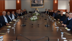 Vali Çiftçi, Muhtarları gününde ağırladı