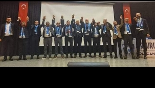 Ahmet dalına yüklendi