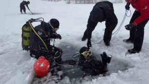 Palandöken Kayak Merkezi'nde buz altı dalışı
