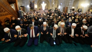 1001 Hatip Duaları huşu ile...