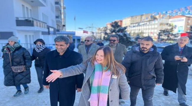 Büyükşehir adayı Canan Uçar sahaya indi