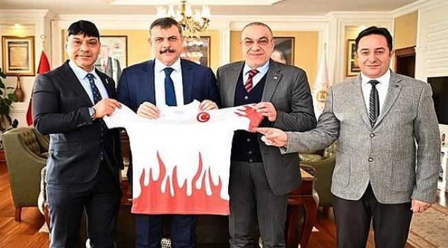 Milli sporculardan Vali Çiftçi'ye ziyaret