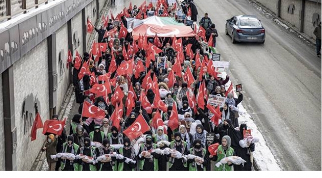 Şehitler ve Gazze için yürüyüş