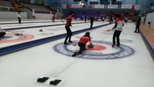 Erzurum'da Curling müsabakaları