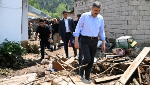 Vali Çiftçi, sel bölgesi Pelitli Köyü'nde