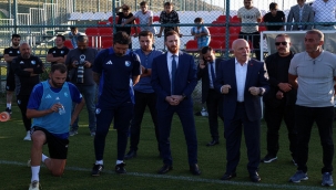 Sekmen'den Erzurumspor'a moral ziyareti