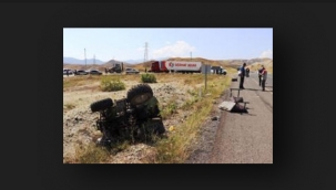 Oltu'da minibüsün çarptığı ATV aracı 30 metre sürüklendi