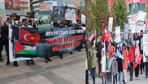 Erzurum'da sağlık çalışanlarının sessiz yürüyüşü 50'nci haftasında