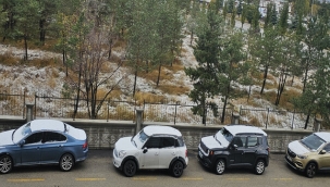 Erzurum'daki araçlar, mevsimin ilk karı ile tanıştı