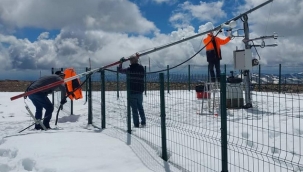 Meteoroloji personeli sahada