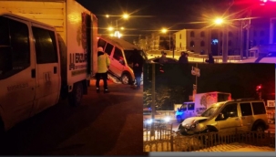 Aliravi Caddesi'nde 2 araç çarpıştı; 7 yaralı