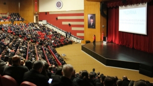 Kamu yöneticilerine hizmetiçi eğitim semineri