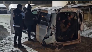 20 kaçak göçmen yakalandı, failleri tutuklandı