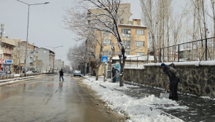 Gece yağdı gündüz eridi