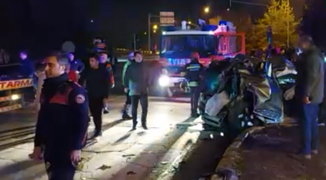 Freni tutmayan kamyonet araçları biçti