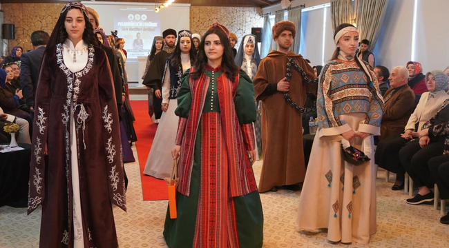 Palandöken'in Eteğinde Türk Motifleri Defilesi