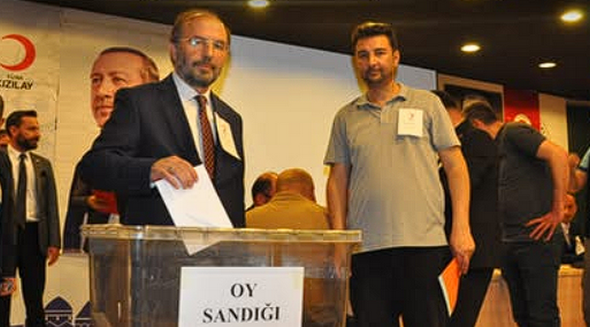 Kızılay Erzurum Şubesi'nde Dr. Bekmez dönemi