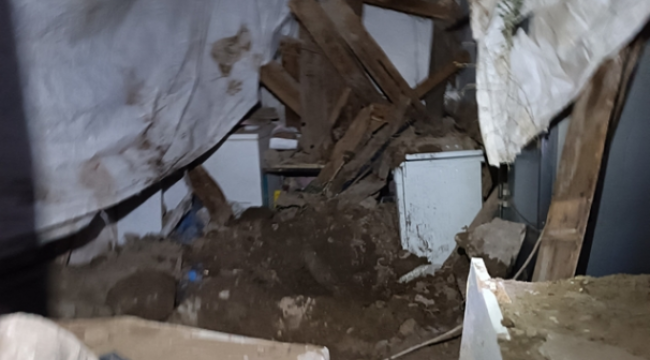 Pasinler'de çoban evi çöktü, eşi ve 2 çocuğu öldü