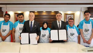 Gülümseyen Down Kafe