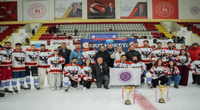 Atatürk Üniversitesi Curling ve Buz Hokeyi'nde şampiyon