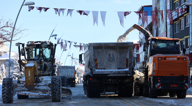 Büyükşehir Belediye ekipleri sahada