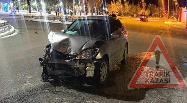 Palandöken kavşağında kaza: 4 kişi yaralandı