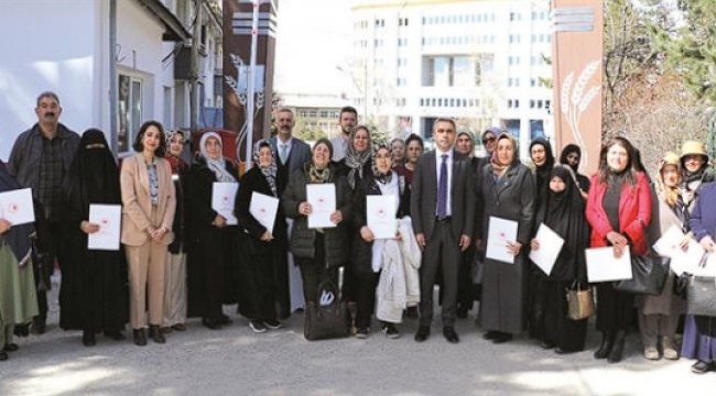 Hanımlara "Kırmızı Lahana ve Kereviz Yetiştiriciliği" eğitimi