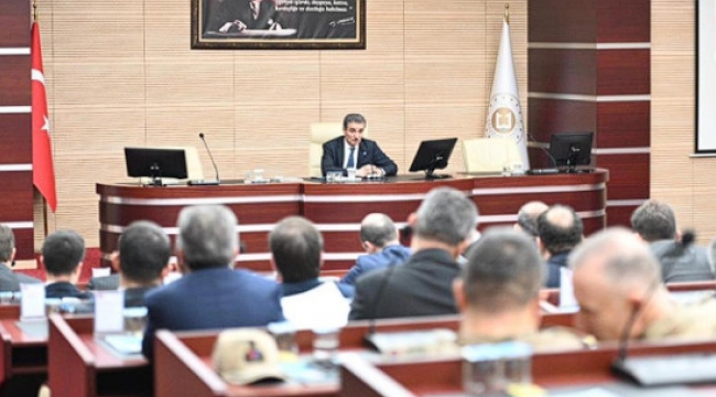 Okullardaki güvenliğe 'çok katmanlı' takip...