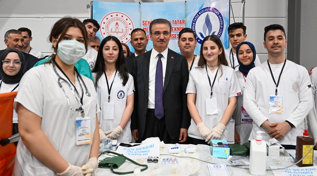 "Maarifin Kalbinde Marifetli Gençlik" Mesleki ve Teknik Eğitim Fuarı 