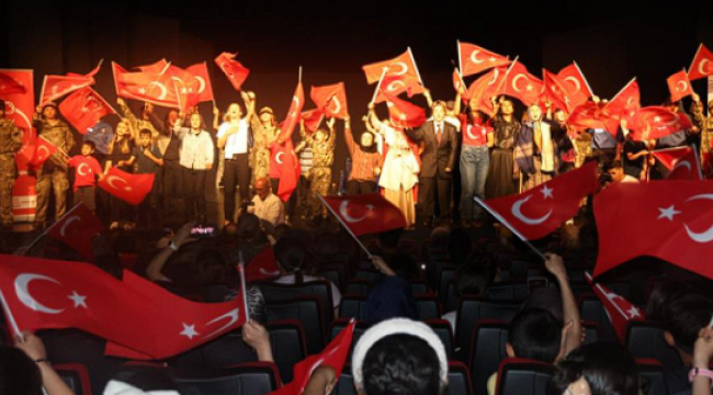"15 Temmuz Destanı" sahnede
