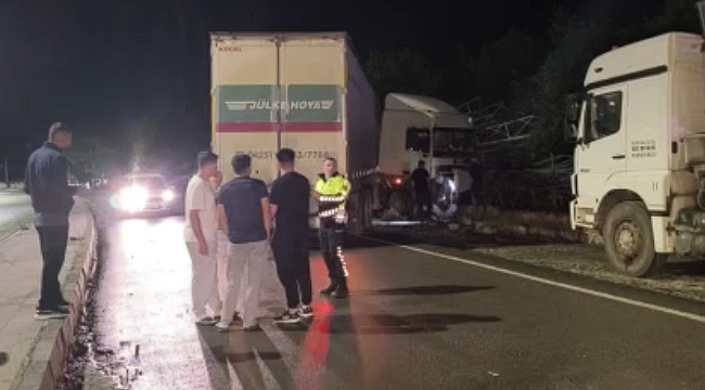 Uzundere'de tır, vinç ve direklere uzun daldı