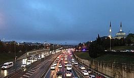 56 saatlik kısıtlama sonrası 15 Temmuz Şehitler Köprüsü'nde trafik yoğunluğu