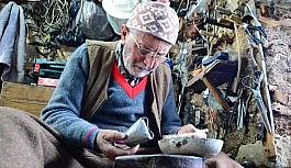 83 yaşında 120 yıllık dükkanda 73 yıldır çan üretiyor, hazır olduğunu sesinden anlıyor