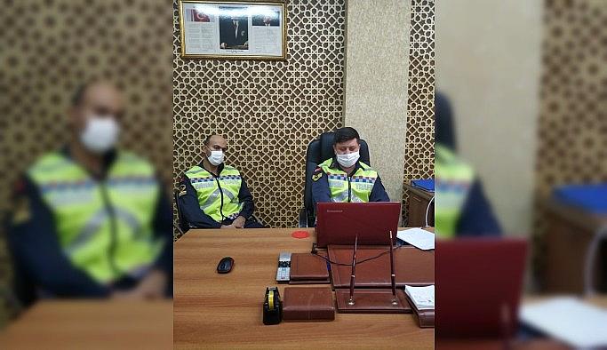 Ağrı İl Jandarma Komutanlığı Trafik Timlerince öğrencilere Online Trafik Güvenliği Eğitimi
