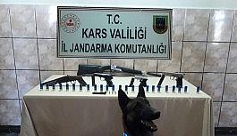 Akyaka'da jandarma ruhsatsız silah ele geçirdi