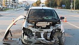 Alkollü sürücü kırmızı ışıkta geçip tankere çarptı