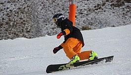 Anatolia kupası kayak yarışları 11 ülkenin katılımıyla Erzurum'da başladı