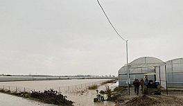 Antalya'da 3 ev sular altında kaldı, mahsur kalanları itfaiye kurtardı