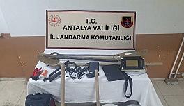 Antalya'da kaçak kazıya suçüstü